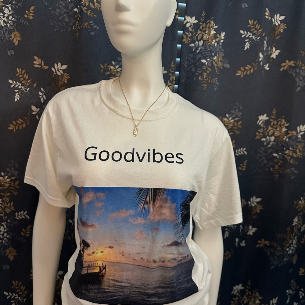 Goodvibes Graphic T-Shirt
